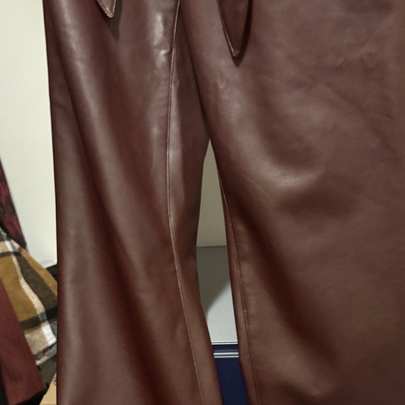 Abercrombie High-Waisted Faux Leather Pants - Picture 7 of 7